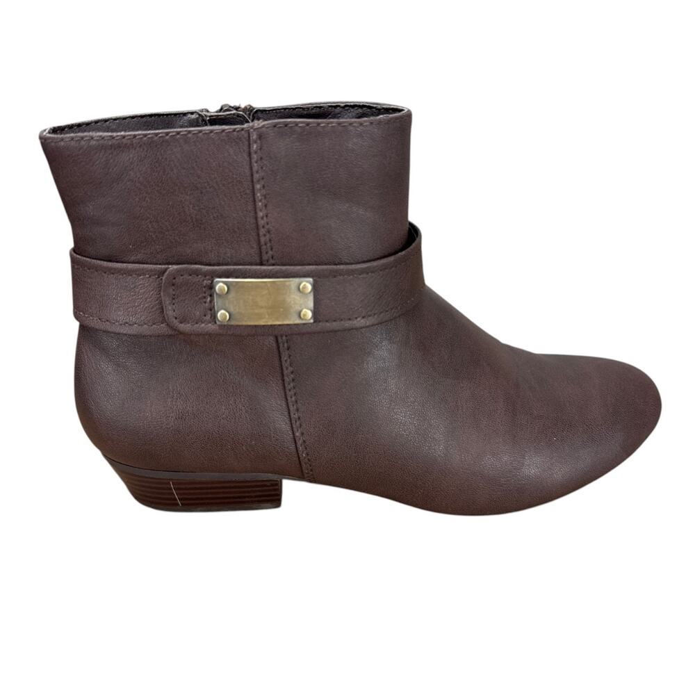 Laura Ashley Ankle Boots 9M Brown Faux Leather Strap Accent Block Heel Zipper